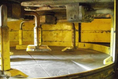 L-PUR Poliuretán betonkeverő bélés: A betonipar „páncélja”, amivel csökkentheti karbantartási költségeit