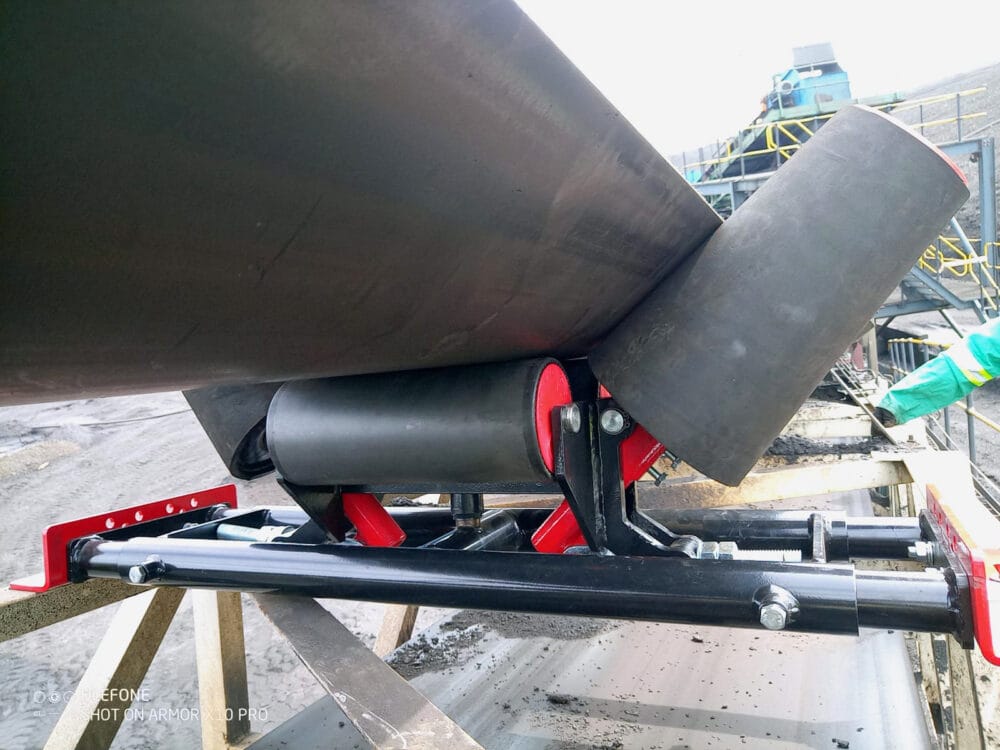 Tru-Trac Apex szállítószalag központosító Apex STD Taper Trough beszerelve